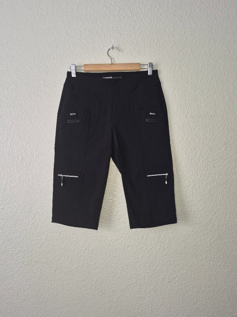 Jamie Sadock Women’s Golf Capri Pants Size 6 Black Stretch Zip Pockets
